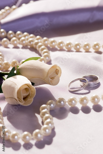 wedding rings and roses