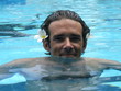 dans la piscine