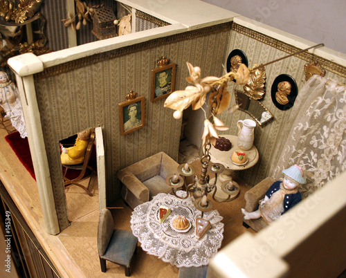 antike puppenstube