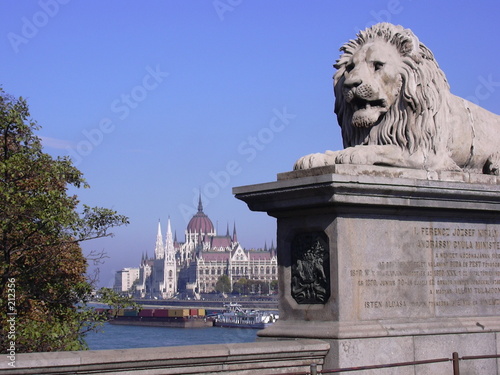 lion et parlement lion et parlement