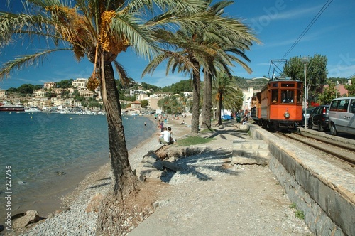 strassenbahn und strand