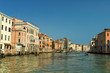 au milieu du grand canal de venise au milieu du grand canal de venise