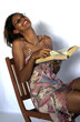 jeune femme lisant 4