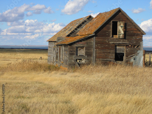 abandoned home in saskatchewan