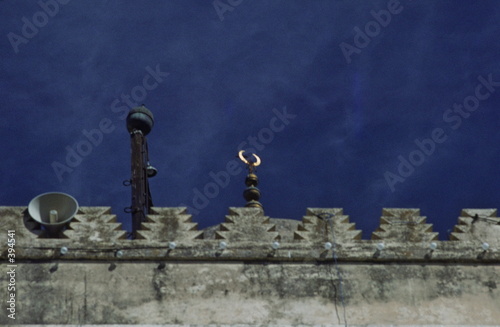 Photo: croissant au sommet d'un minaret croissant au sommet d'un minaret