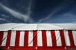 Foto: white and red tent white and red tent