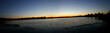 couché de soleil sur lac près de kiev