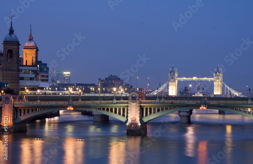 night shot of the thames