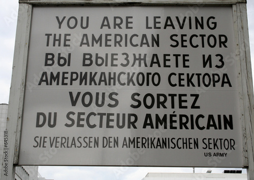 sie verlassen den amerikanischen sektor!