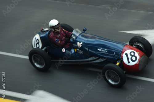 voiture de grand prix à moteur avant