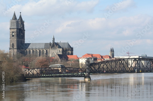 Photo: elbe und dom in magdeburg elbe und dom in magdeburg