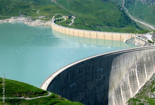 le lac artificiel