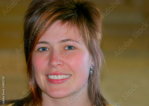 visage de femme souriante