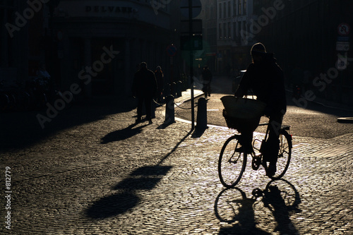 Photo: ciclista al contraluz ciclista al contraluz