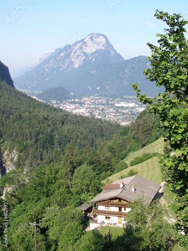 bauernhof im tiroler kaisertal