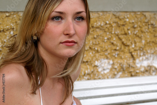 Photo: blonde junge frau blonde junge frau