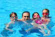 Photos : happy family pool
