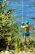 enfant qui pêche