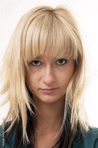 Photo: portrait of a young woman portrait of a young woman