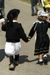 deux beaux enfants bretons à un mariage