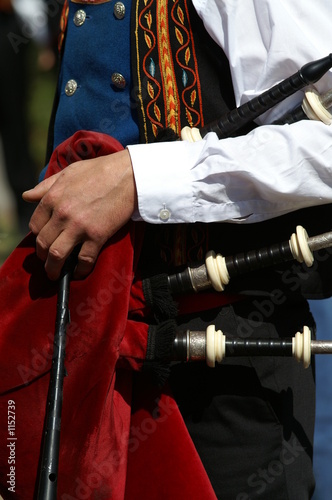un breton avec sa cornemuse