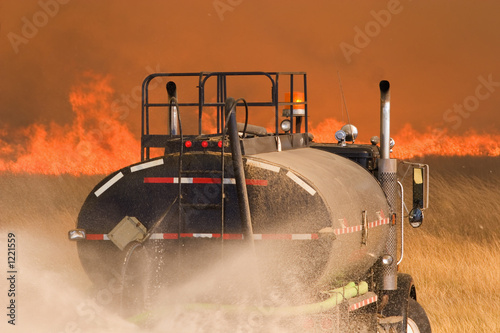 Photo: fighting fire fighting fire