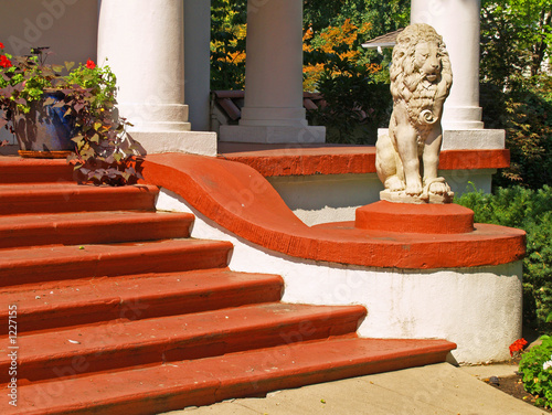 Photo: luxurious home stairway luxurious home stairway