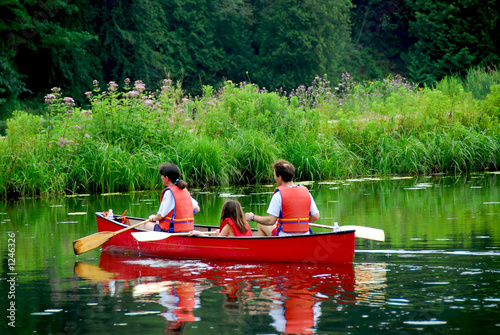 Foto: family canoe river family canoe river