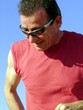 homme riant