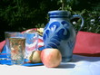 apfelweinkrug (bembel) mit gläsern