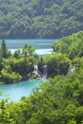 Foto: waterfall in plitvice lake waterfall in plitvice lake