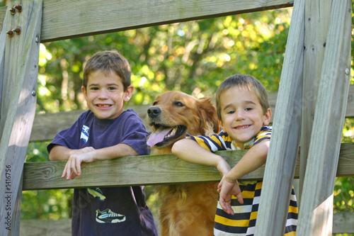 Foto: boys on bridge boys on bridge