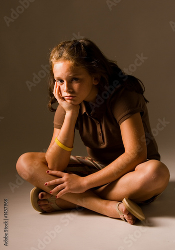 Depressed+girl+sitting+down