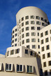 düsseldorf - gehry (bâtiment blanc) düsseldorf - gehry (bâtiment blanc)