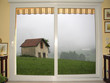 maisonnette dans un champ