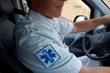 caducee et ambulancier
