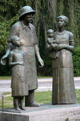 Photo: albert-schweitzer-denkmal albert-schweitzer-denkmal