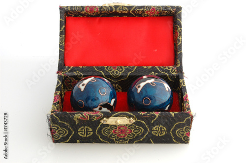 caja con bolas caja con bolas
