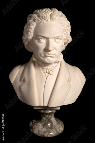 statue mozart