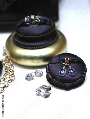 Photo: bijou, bague, boucles d'oreilles bijou, bague, boucles d'oreilles