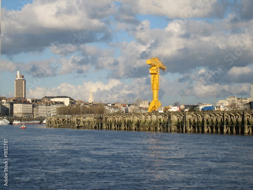grue jaune à nantes