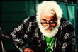 Foto: senior man look senior man look
