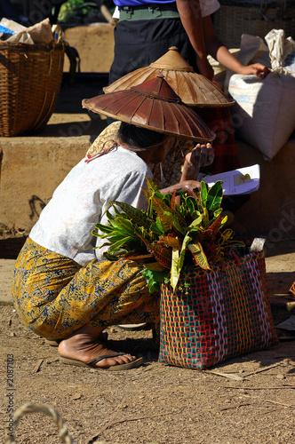 Photo: myanmar: people at the market myanmar: people at the market