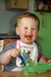 kind beim essen