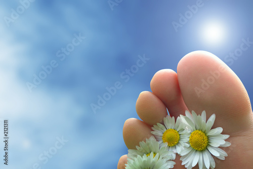 toes and sky