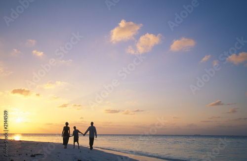 Foto: famiglia al tramonto famiglia al tramonto