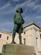 captain cook statue in plinth at greenwich
