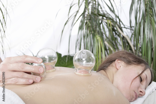 Foto: massage schröpfen massage schröpfen