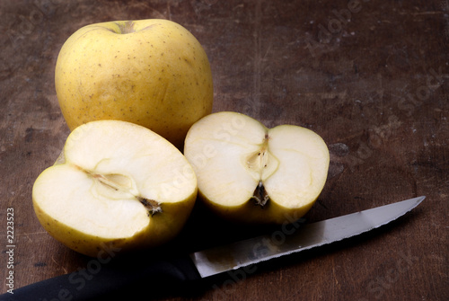 food - sliced apples