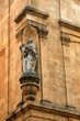 statue